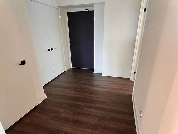 2nd image of 609 Sherbourne St #1604