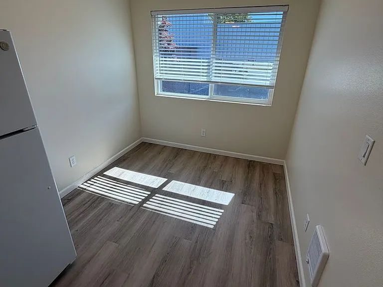 2215 Elm St SW — Photo 8