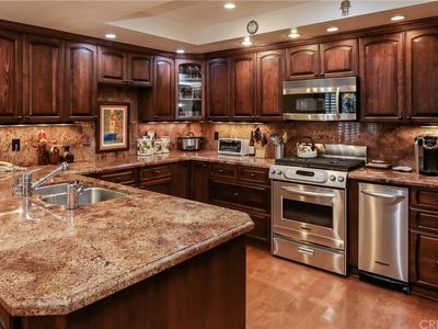 17106 Burbank Blvd, Encino, CA, 91316