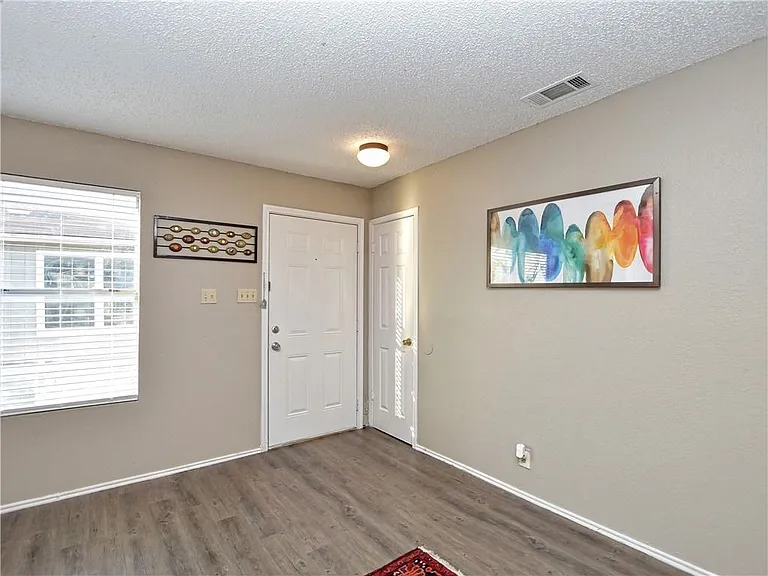 5401 Spring Meadow Rd #B — Photo 1