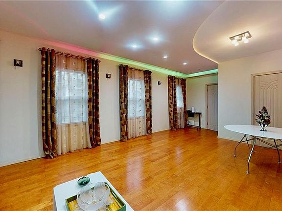 4th image of 2291 E 21st St