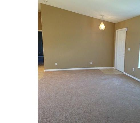 4th image of 2724 NW 20th Ave
