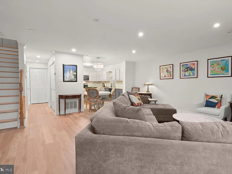 4 Dudley Ct #2 — Photo 14