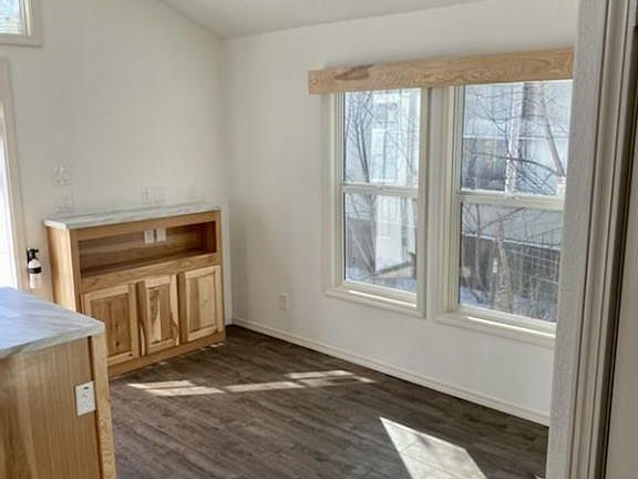 4th image of 400 S 1st St #12