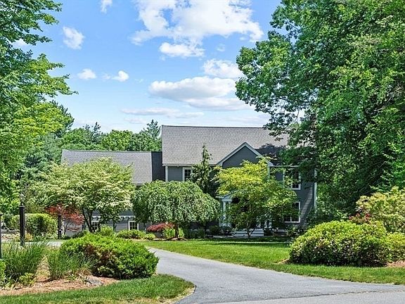 2nd image of 2 Fawcett Orchard Rd