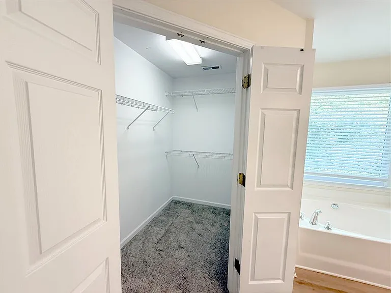 350 Laurel Glen Xing — Photo 20