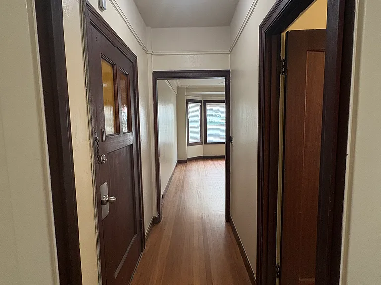 Lenox Apartments — Photo 15
