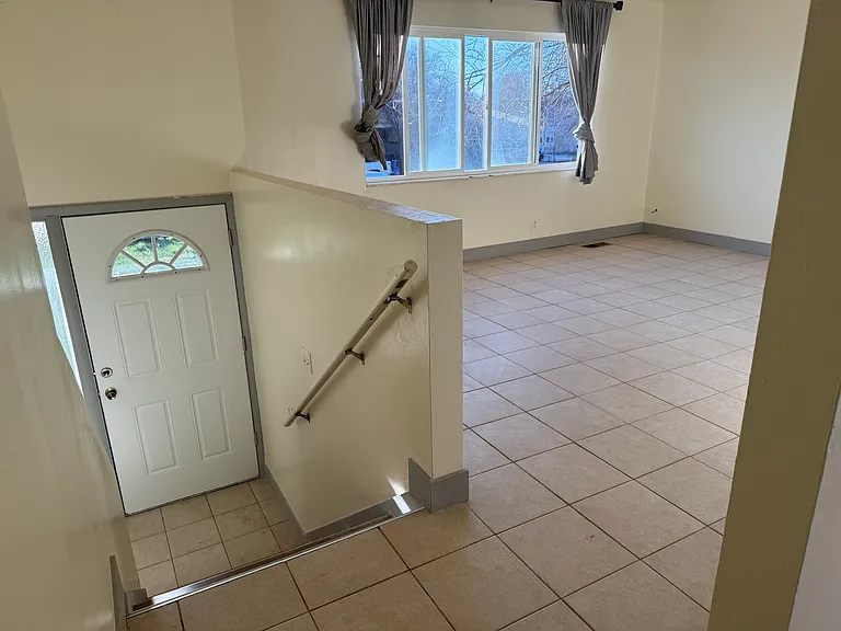 3221 S 4100 W — Photo 6