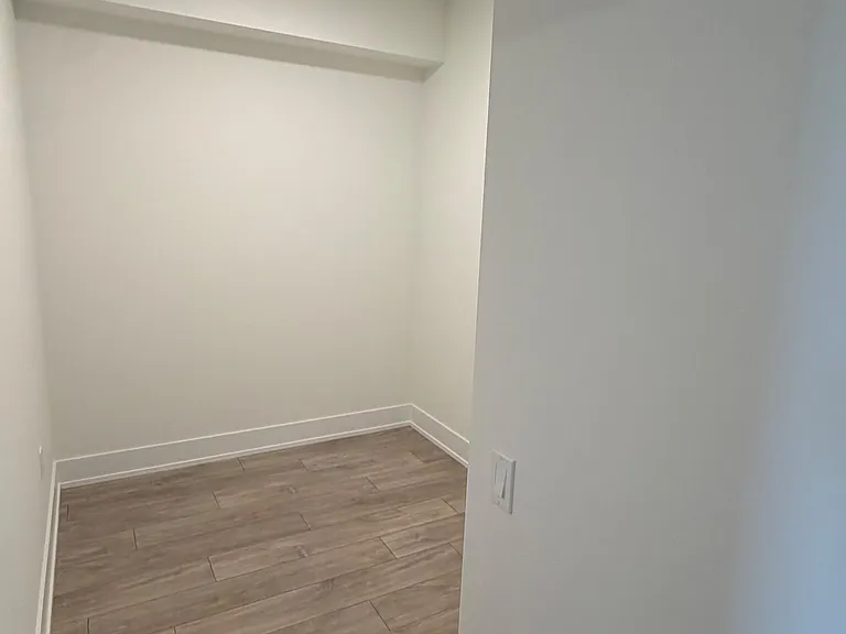 858 Dupont St #822 — Photo 3