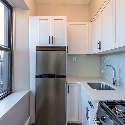 Rented by Nooklyn NYC LLC | media 21