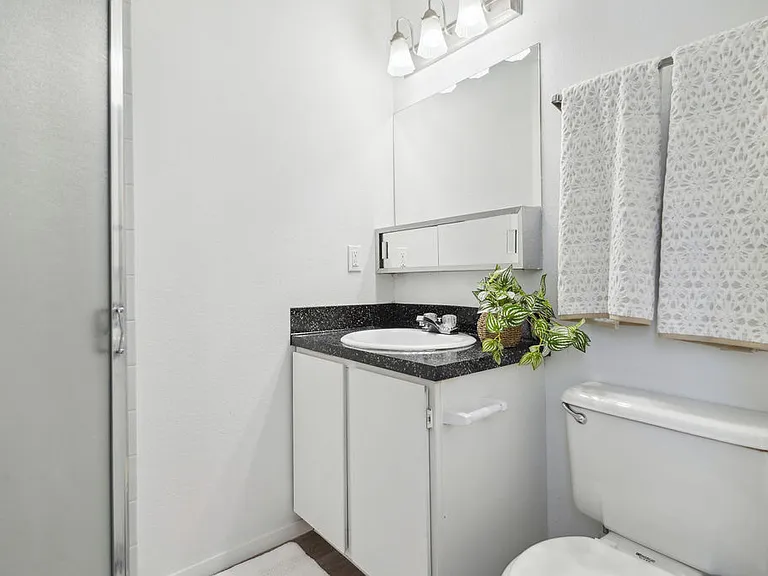 Layton Meadows Apartments — Photo 11