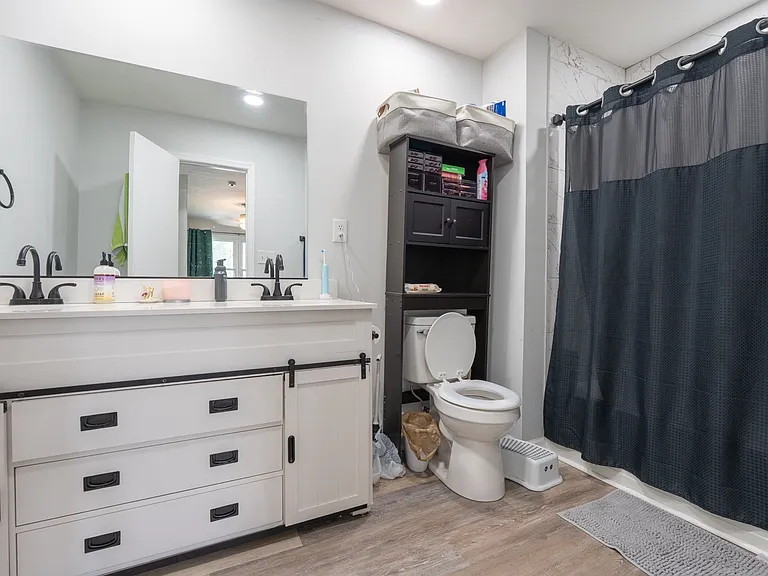 1217 Lakeview Dr — Photo 10