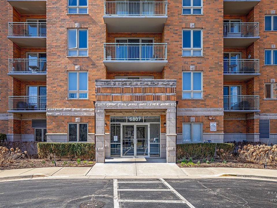 1st image of 6807 N Milwaukee Ave APT 306