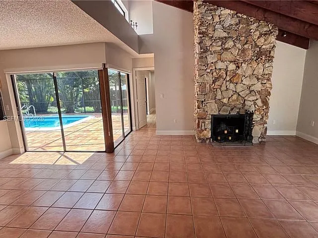 4 bed, 2.0 bath, 1775 sqft, $4,100 — Photo 2