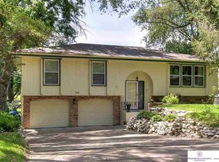 4112 N 82nd Cir, Omaha, NE 68134