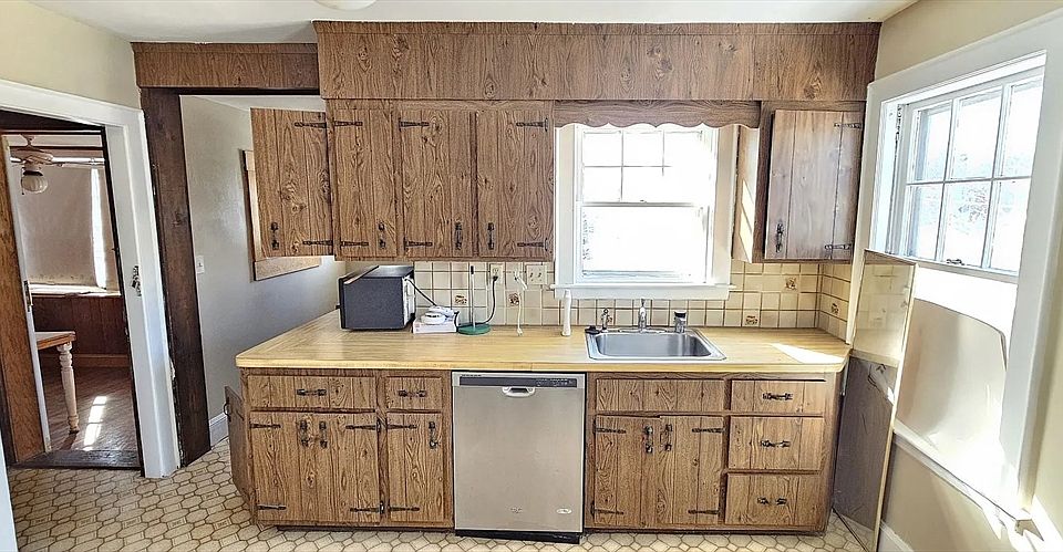 1st image of 1024 N Main St #1