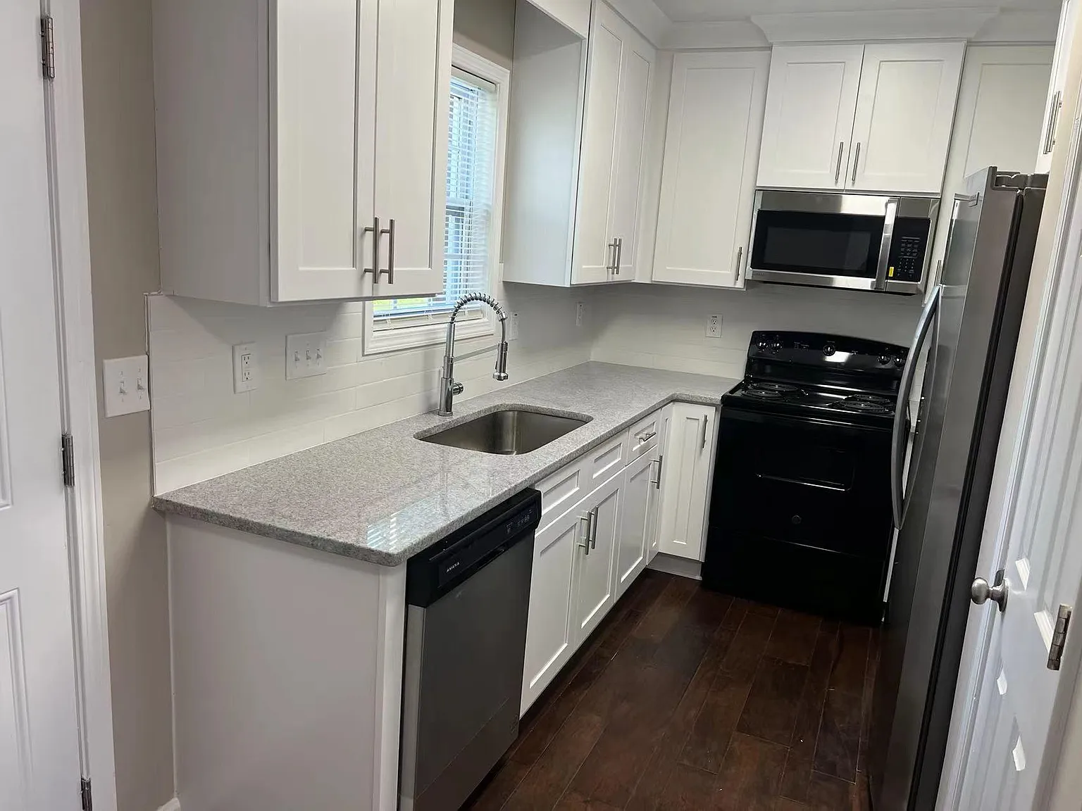 4 bed, 1380 sqft, $1,600 — Photo 3