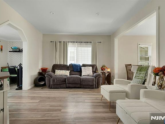 3rd image of 500 Ridgefield Terrace