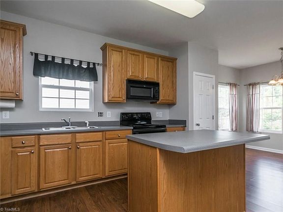 5th image of 3 Silverbrook Ct