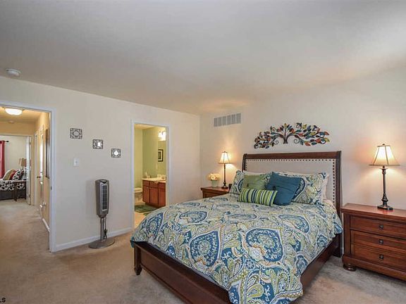 5th image of 510 Boxwood Ln #510