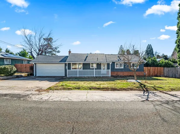 10697 Dolores Dr, Grass Valley, CA 95945