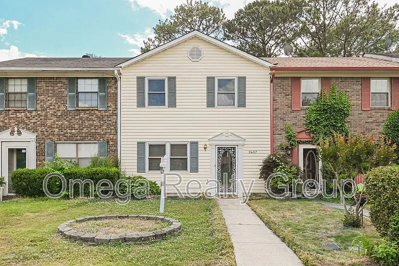 2407 Hampstead Dr