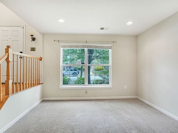 4th image of 1606 Wilcox Ave