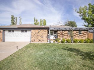 1613 Apache Dr, Dalhart, TX 79022
