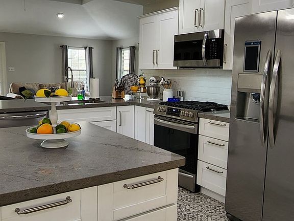 5th image of 2325 6th St