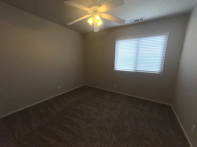 875 E Cromwell Ave — Photo 18