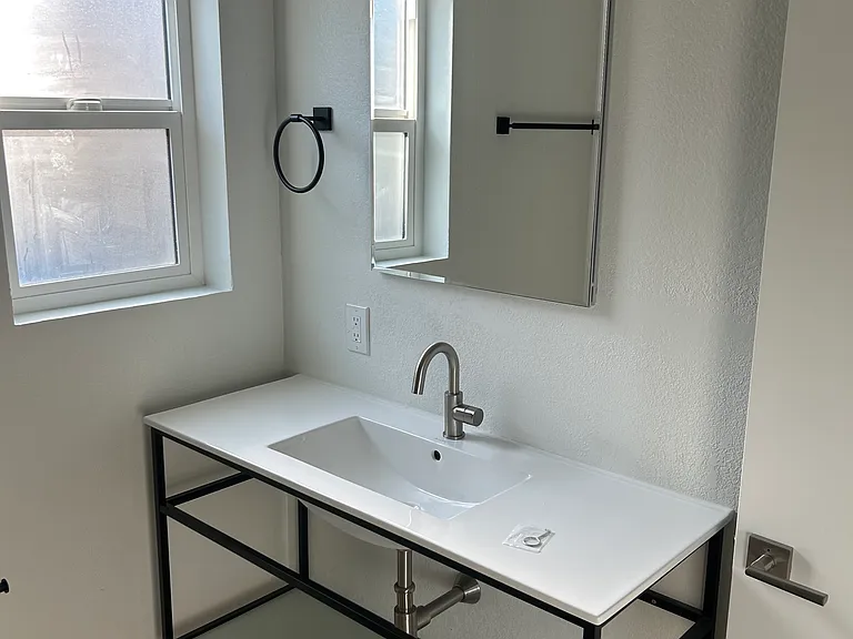 674 W 3rd St #674 — Photo 8