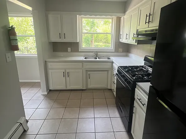 1004 Dock St #D-13, Millville, NJ 08332