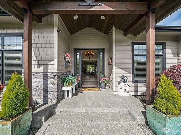 3rd image of 4514 122nd Avenue E