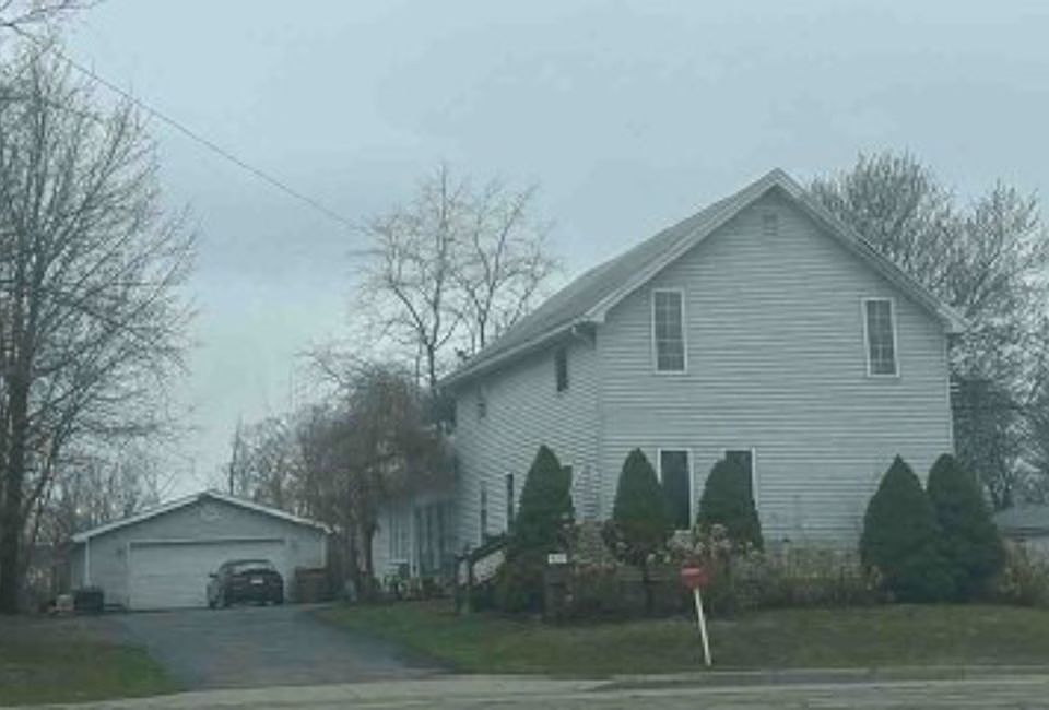 1st image of 927 Losson Rd