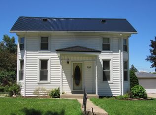 716 5th Ave SW, Cascade, IA 52033