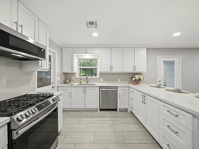 4614 Hummingbird St — Photo 16