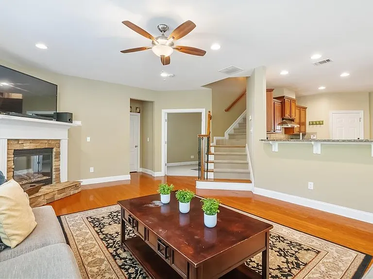 3845 Seaton Dr — Photo 16