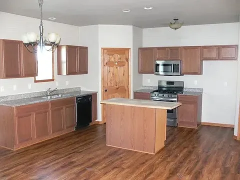 2968 Meadowlark Ln — Photo 3
