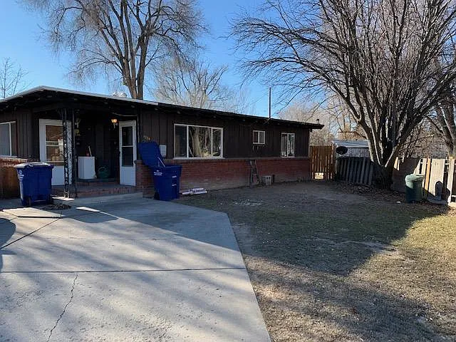 1534 Laurel Ave — Photo 3