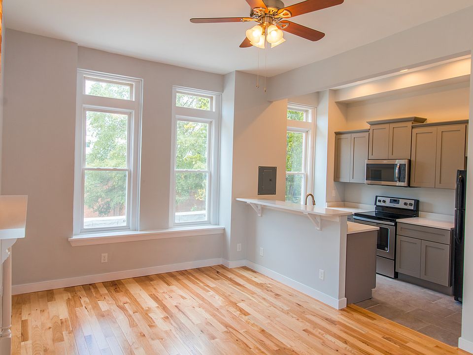 1st image of 511 N Ryland St APT 1