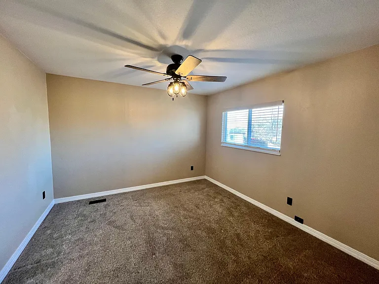 4922 Joseph Dr — Photo 3