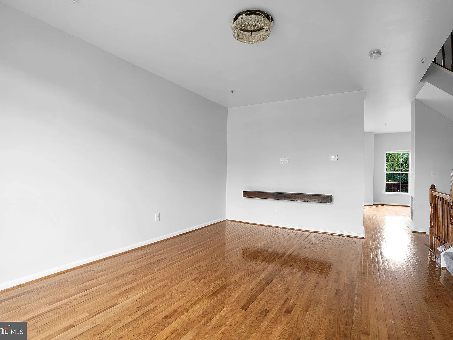 3 bed, 3.5 bath, 2106 sqft, $2,800 — Photo 4