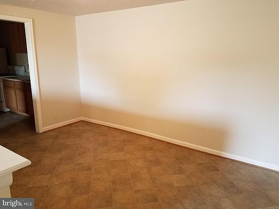 4th image of 1202A N Royal Ave