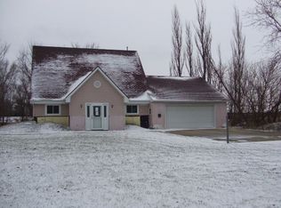 622 N Central St, Gilman, IL 60938