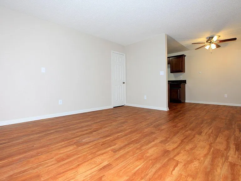 Mapleview Apt. Homes — Photo 26