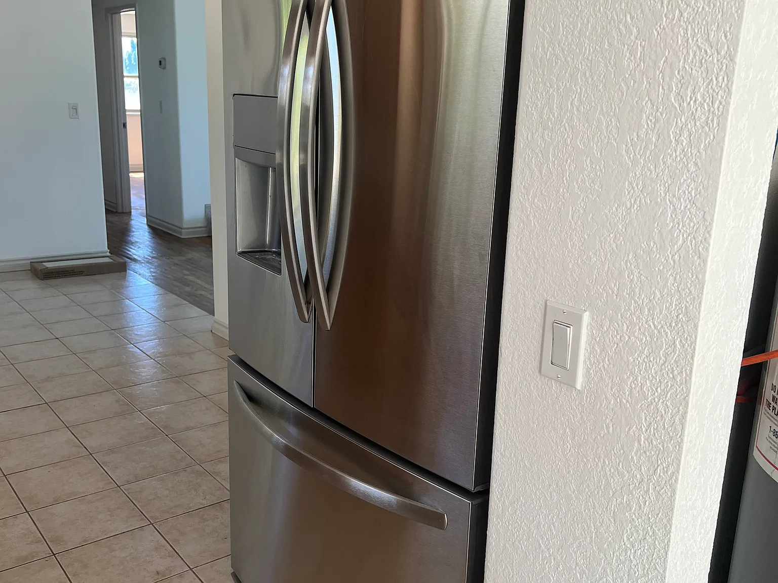 3 bed, 1395 sqft, $2,200 — Photo 2