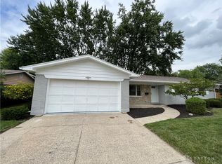 1025 Benfield Dr, Dayton, OH 45429