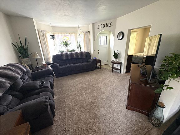 2nd image of 1201 Leslie Ave