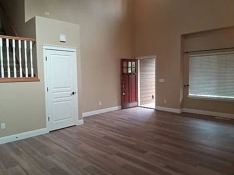 5 bed, 2575 sqft, $3,700 — Photo 3