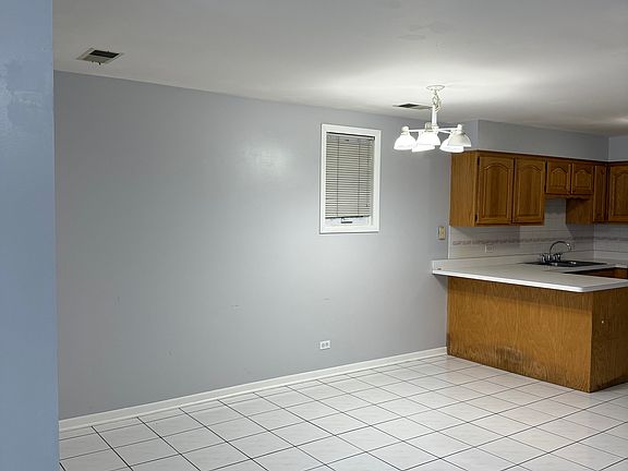 4th image of 2630 S Shields Ave #G
